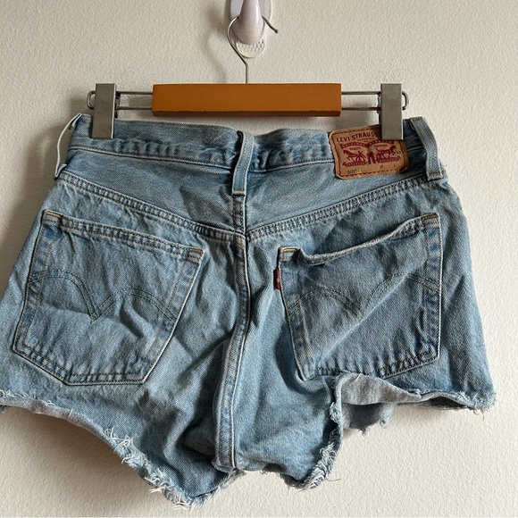 Levi’s 501 Sz 26 Original Cut Off Denim Short - Picture 5 of 8
